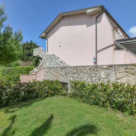 Dolores Apartment Pila (Livorno)