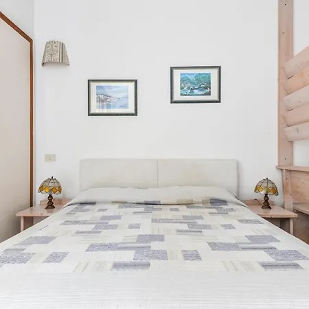 Dolores Apartment *